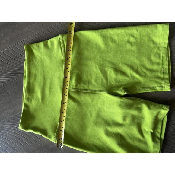 Beyond Yoga Spacedye Keep Pace 7" Biker Short in Matcha Lime Green Women’s Small - Picture 8 of 12